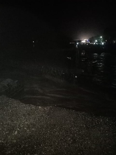 केज-अंबाजोगाई रोडवरील पूल खचला; वाहतूक बंद