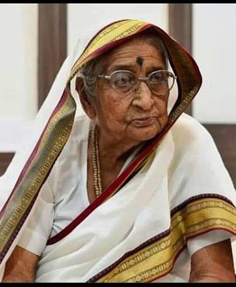 क्रांतीसिंह नाना पाटील यांची कन्या क्रांतिवीरांगणा हौसाताई पाटील यांचे निधन