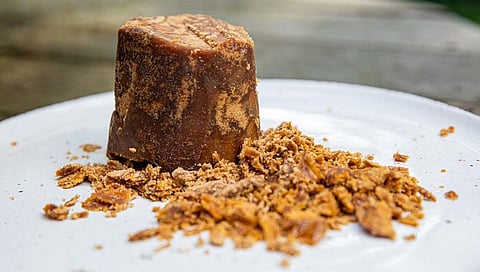 कोल्हापूर : भेसळयुक्त गूळनिर्मिती करणार्यांवर कारवाई करा