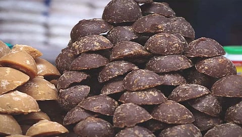 Chemical free Jaggery : सेंद्रिय गुळ ओळखण्याच्या ‘या’ आहेत सोप्या टिप्स