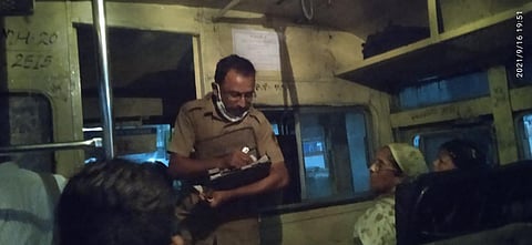 ST bus मध्ये पुन्हा ऐकू आली टिक टिक, मशीन पडले बंद