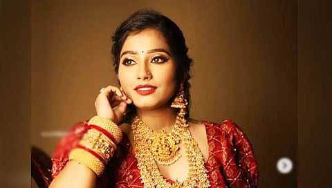 नवरी नटली! देवमाणूसच्या अस्मिता देशमुख हिचा नवा लूक पाहून चाहते थक्क