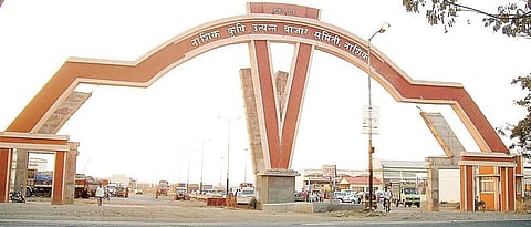 कृषी उत्पन्न बाजार समिती : ग्रामपंचायतींसह सोसायट्यांच्या ३१०० सदस्यांना मिळणार विमाकवच