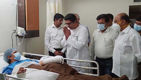 मनसे अध्यक्ष राज ठाकरे कल्पिती पिंगळे यांच्या भेटीला