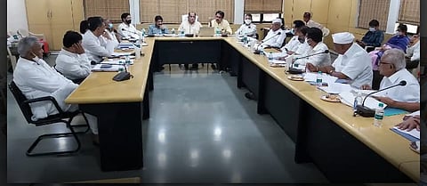 नाशिक : महाराष्ट्रातील साखर कामगारांना १२ टक्के वेतन वाढ