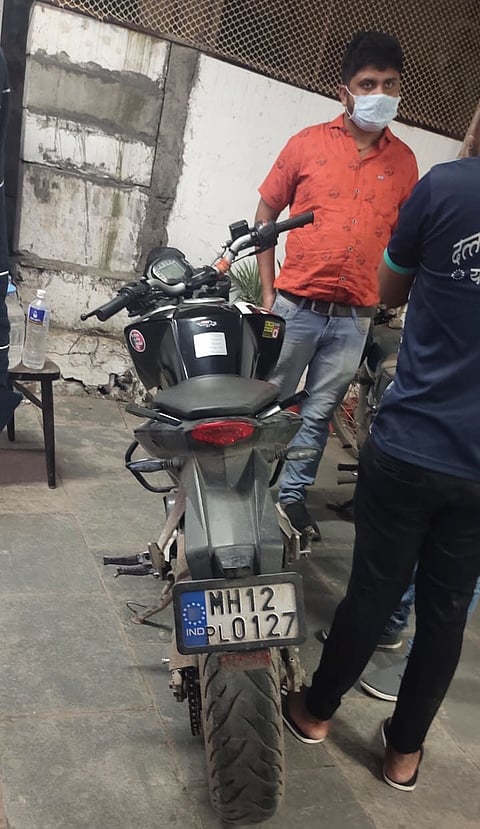 कर्वे नगर उड्डाण पूल परिसरात अपघातात दोघे जागीच ठार