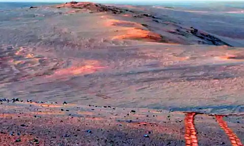 मंगळावर एके काळी होती जीवसृष्टीला पोषक स्थिती