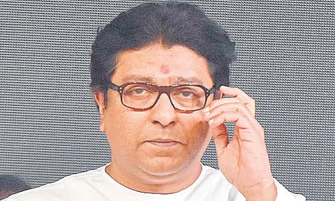 राज ठाकरेंच्या सभेला आलेल्या ‘हनुमानाची’ रवानगी पोलीस स्टेशनला, थेट सभा संपल्यावरच सोडला !