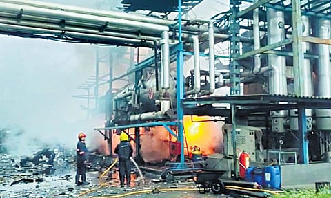 तारापूर मधील स्फोटात दोघांचा मृत्यू