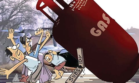 घरगुती गॅस ग्राहकांच्या खिशाला कात्री!