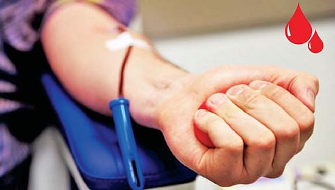 स्मार्टफोन खरेदीकरण्यासाठी अल्पवयीन मुलगी गेली रक्त विकायला; पश्चिम बंगालमधील प्रकार