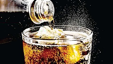 दीड लिटर कोल्ड्रिंक फक्त १० मिनिटांत फस्त; पण…