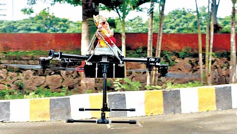 Ganesh Utsav 2021 : बाप्पांची मिरवणूक ड्रोनवरून