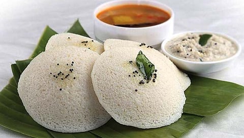 Idli recipe : मऊ आणि स्पंजी इडली कशी कराल?