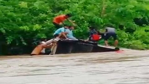 Yavatmal : बस नाल्यात कोसळली; दोघांचा मृत्यू तर प्रवाशी बेपत्ता