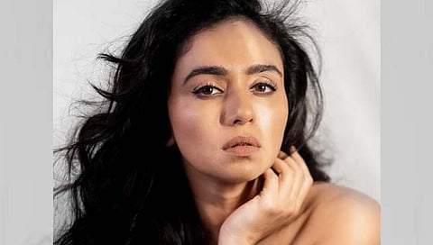 हॉट अमृता खानविलकर हिचे लाल इश्क (photo viral)