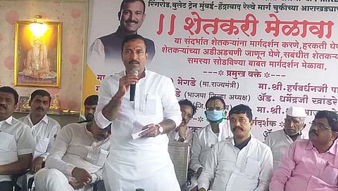 पीएमआरडीए आराखडा विरोधात आयोजित शेतकरी मेळाव्यात मार्गदर्शन करताना माजी मंत्री संजय (बाळा) भेगडे