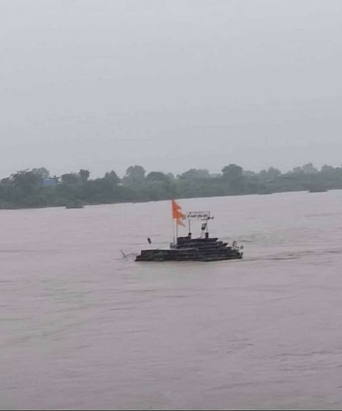 गोदावरी नदीला महापूर, सर्व धरणे तुडुंब