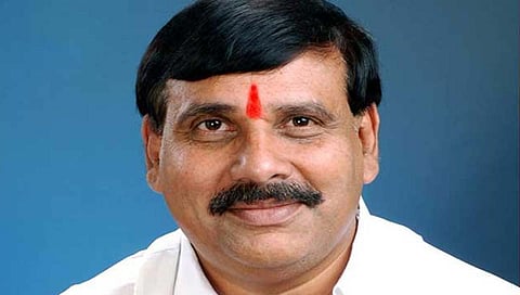 gokul dudh sangh : गोकुळमध्ये वासाच्या दुधावरून राजकारण नासणार, अरूण डोंगळेंचा घरचा आहेर