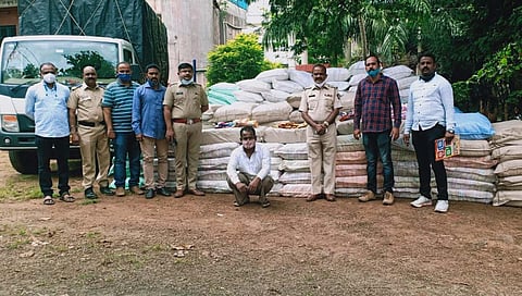 कोल्हापूर : थरारक पाठलाग करून २१ लाखांचा गुटखा पकडला