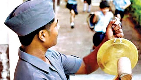 कोल्हापूर : दप्तर भरा... शाळेला चला..!