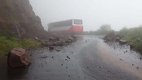 अणुस्कुरा घाटातील कोल्हापूरला जाणारी वाहतूक पुन्हा सुरु