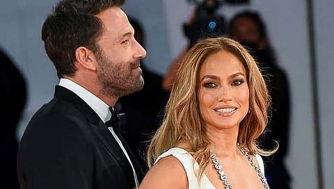 जेनिफर लोपेजचा बेन एफ्लेकसोबत किसिंग व्हिडिओ व्हायरल