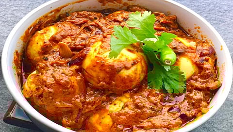 Mughlai Egg : अंडी खाण्याची आवड आहे तर चरचरीत मुगलाई अंड्याची रेसिपी करून बघाच