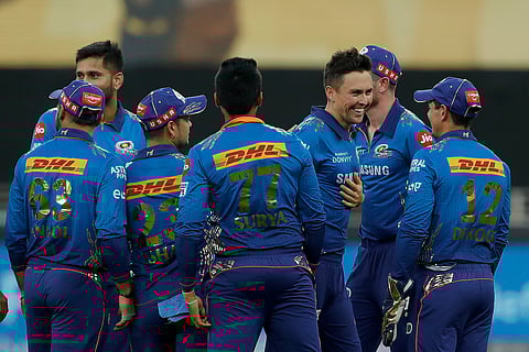 MI vs CSK : बॅट तुटल्याने रैना आऊट