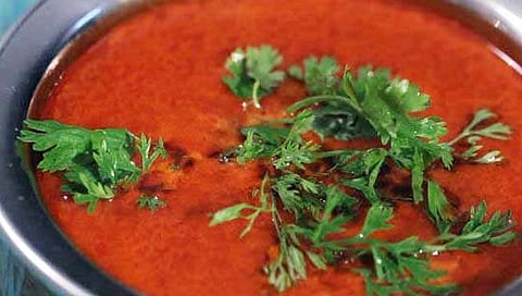 Tambda Rassa : झणझणीत तांबडा रस्सा कसा कराल?