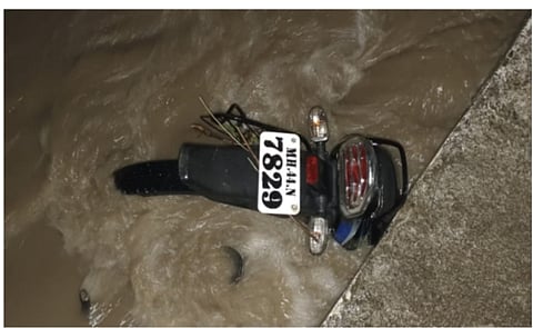 बीड : धारूरमध्ये दोघे पुरात वाहून गेले