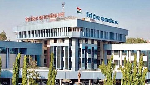 पिंपरी: जमिनावर सुटलेल्या अध्यक्षांनी घेतली 'स्थायी' सभा