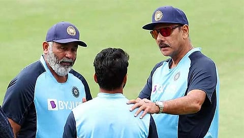 रवी शास्त्री यांच्या पाठोपाठ अजून दोघे कोरोना पॉझिटिव्ह