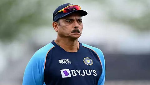 चिंताजनक! टीम इंडियाचे प्रशिक्षक रवी शास्त्री करोनाची पॉझिटीव्ह