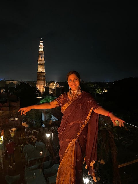 साडी नेसल्याने रेस्टाॅरंटमध्ये प्रवेश नाकारला; महिलेने सुरू केली साडीमोहीम