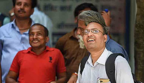 Stock Market Updates | खरेदीचा जोर वाढला! सेन्सेक्सची ९५० अंकांची उसळी, काही क्षणात गुंतवणूकदार ३.५ लाख कोटींनी श्रीमंत