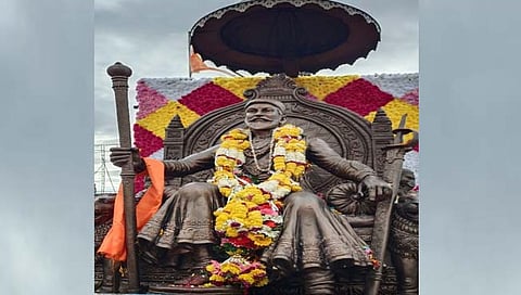 भोर येथील शिवप्रेमींकडून छत्रपती शिवाजी महाराजांच्या मुर्तीचे स्वागत