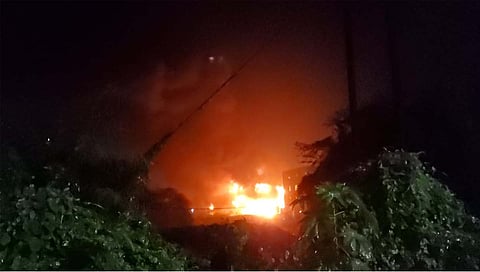 Tarapur Midc fire : तारापूर एमआयडीसीतील रंग रसायन कंपनीला आग