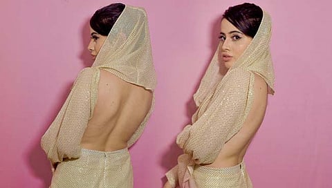 Urfi Javed : आधी ब्रा दाखवली नंतर बटण केलं उघडं आणि आता…!