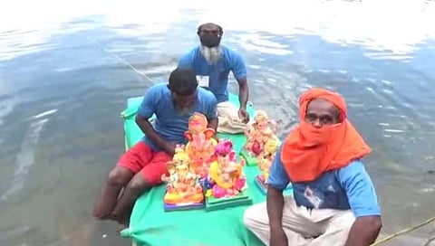 वाशिम : मुस्लिम बांधव करतात गेल्या ११ वर्षांपासून “श्री” विसर्जन