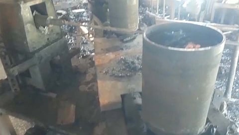 wax light factory fire : स्पार्क मेणबत्त्या बनविणार्या कारखान्याला भीषण आग, एकाचा मृत्यू, दोघे गंभीर जखमी