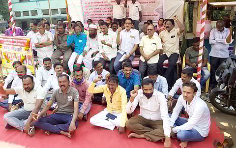 कोल्हापूर : एसटी कर्मचारी संघटना कृती समितीचे बेमुदत उपोषण आंदोलन सुरु