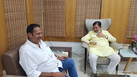 रामराजे निंबाळकर आणि उदयनराजे भोसले यांचा हातात हात; बंद दाराआड चर्चा