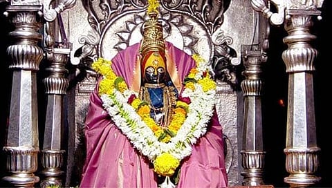 साडेतीन शक्तिपीठांपैकी एक तुळजापुरची श्री तुळजाभवानी