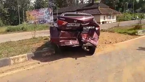 सिंधुदुर्ग जि.प.च्या माजी अध्यक्षा सौ. दिपलक्ष्मी पडते यांच्या कारला अपघात !