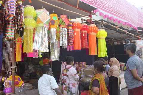 सोलापूर : चिनी वस्तूंना फाटा… स्वदेशीचा लळा..