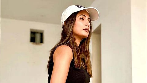 हिना खान चा कुल लूक सोशल मीडियावर व्हायरल