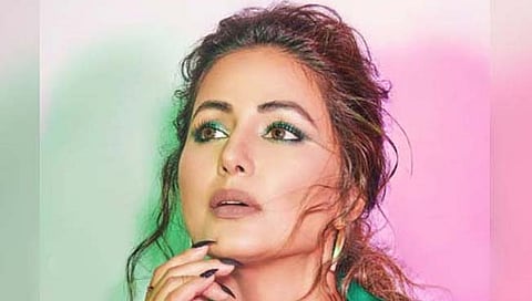 Hina Khan : हिनाच्या सॅटिन सील्कने लावले वेड