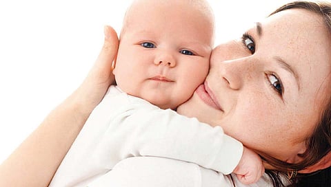 स्तनपान : आई व बाळाच्या मेंदूवर सकारात्मक परिणाम