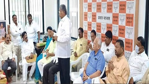 सांगली : महापालिका सभापती निवडणुकीतील विजयानिमित्त आयोजित बैठकीत बोलताना भाजपचे प्रदेशाध्यक्ष चंद्रकांत पाटील.